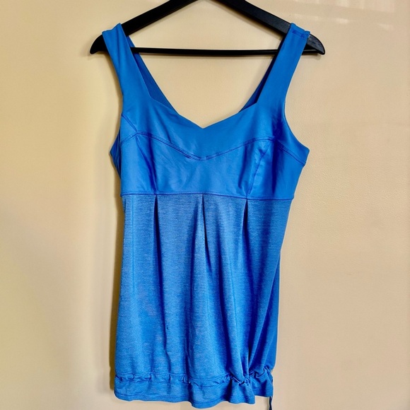 Lululemon|$15| Vibrant Blue Fitness Tank w/Tie Bottom Sz 8 - Picture 2 of 3